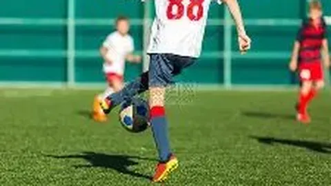 曼联食堂关闭引关注：成本缩减新动向，球迷热议缅怀楚云飞！