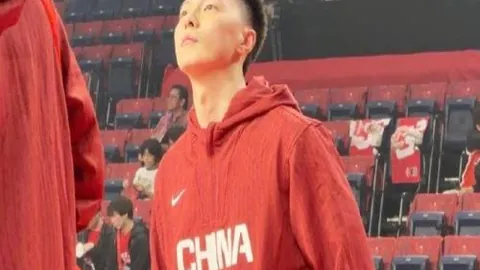 国足需提升战术机动性，规避与澳大利亚硬碰硬，多部署灵活型快攻球员迎战